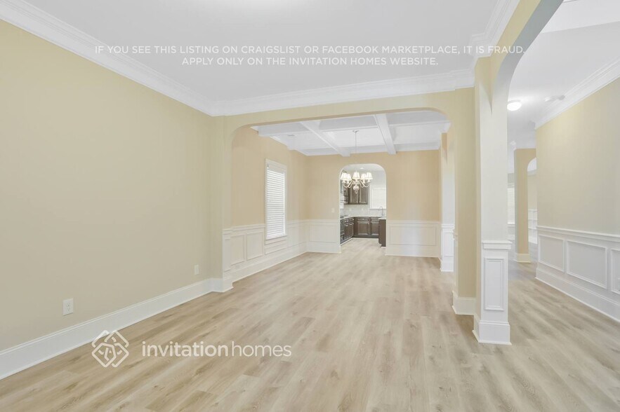 Building Photo - 598 Silver Oak Dr