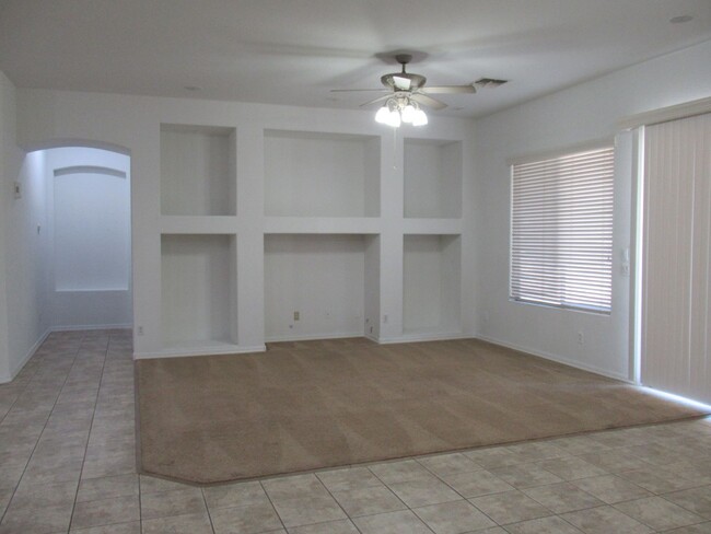 Building Photo - 4 Bedroom Home in North East Mesa!