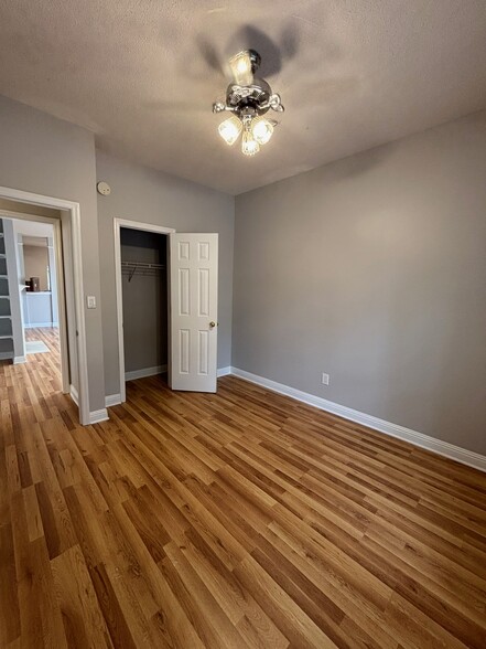 Building Photo - 1715 Crystal Lake Dr