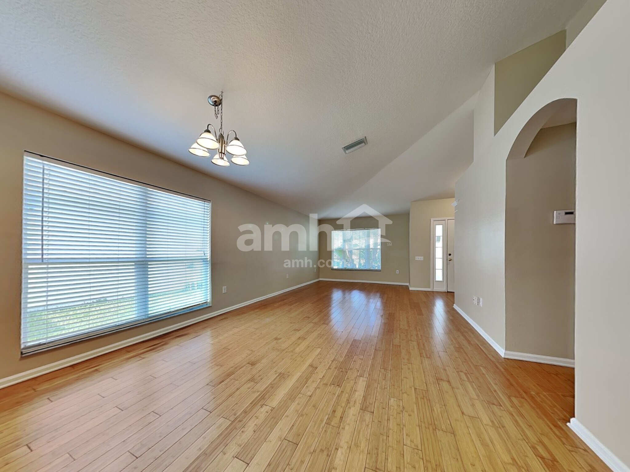 Building Photo - 807 Ridge Haven Drive