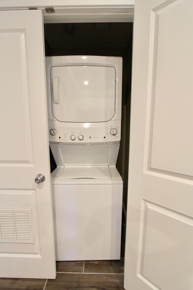 Building Photo - 11 Dehon St