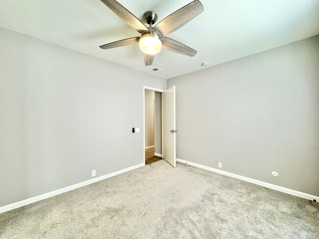 Building Photo - Beautiful 4Bd/2Ba located in Mira Mesa!