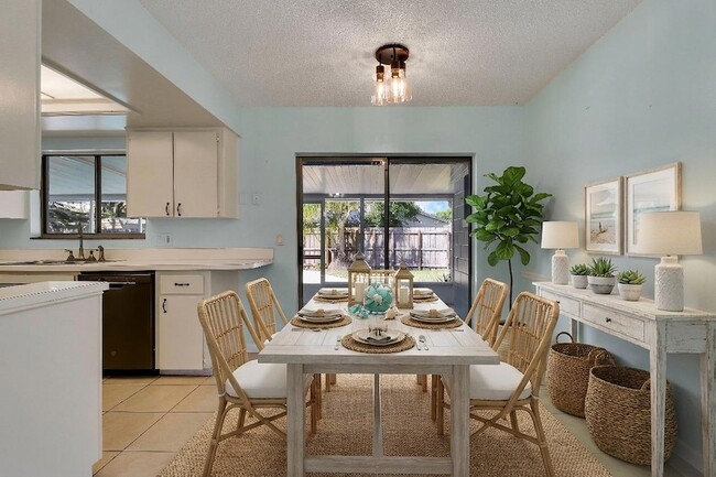 Building Photo - 2145 5th St