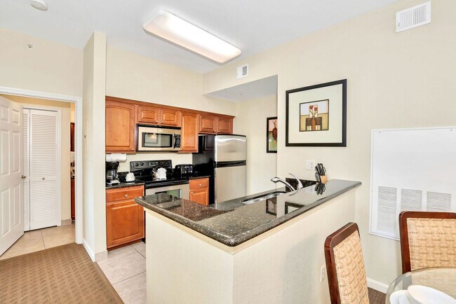 Building Photo - 8113 Resort Village Dr