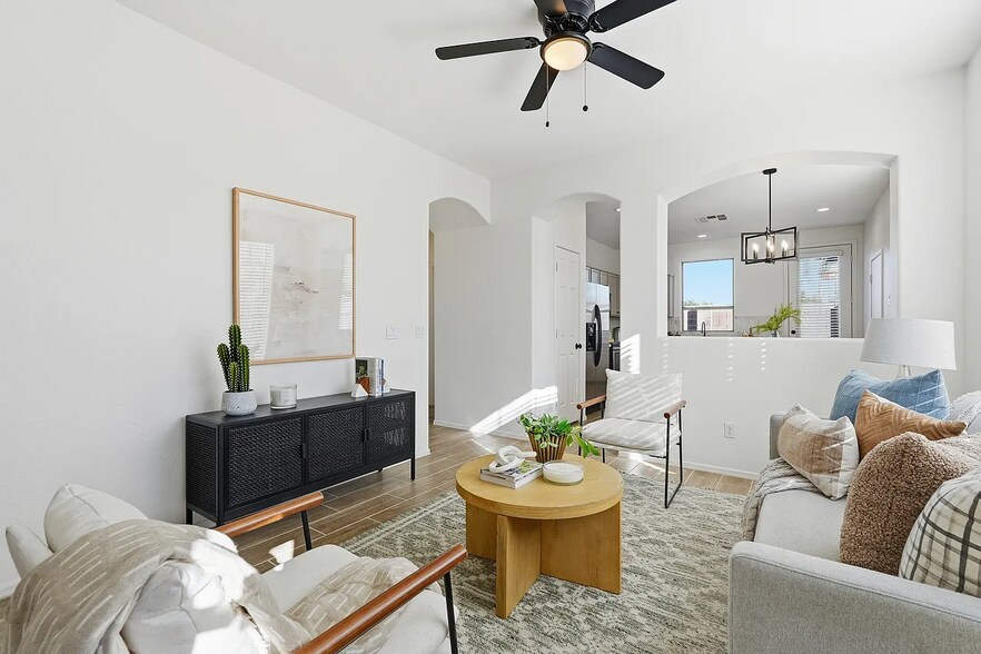 Building Photo - 5185 S Eileen Dr