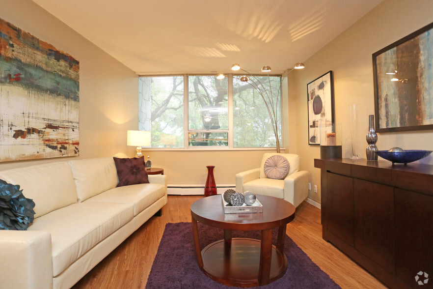 View at Kessler Park - Dallas, TX | Apartment Finder