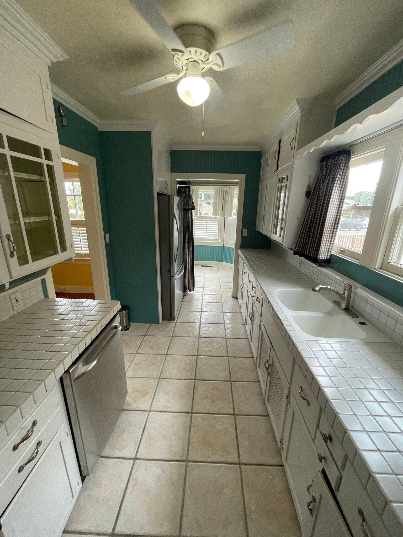 Kitchen - 920 Gravenstein Ave
