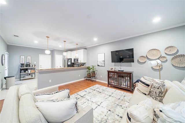 Building Photo - Apartment for Rent