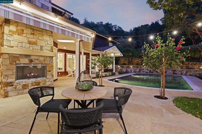 Building Photo - 1754 Reliez Valley Rd