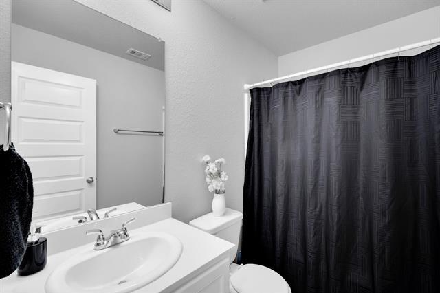Building Photo - 613 Mayfield Dr