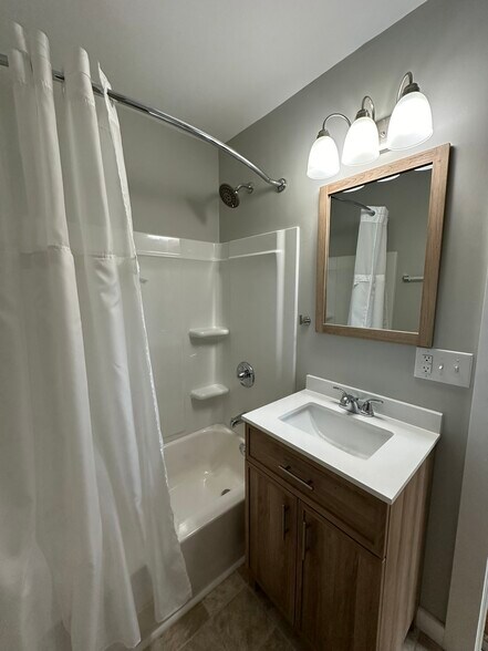 Bathroom - 6133 Brevard Rd