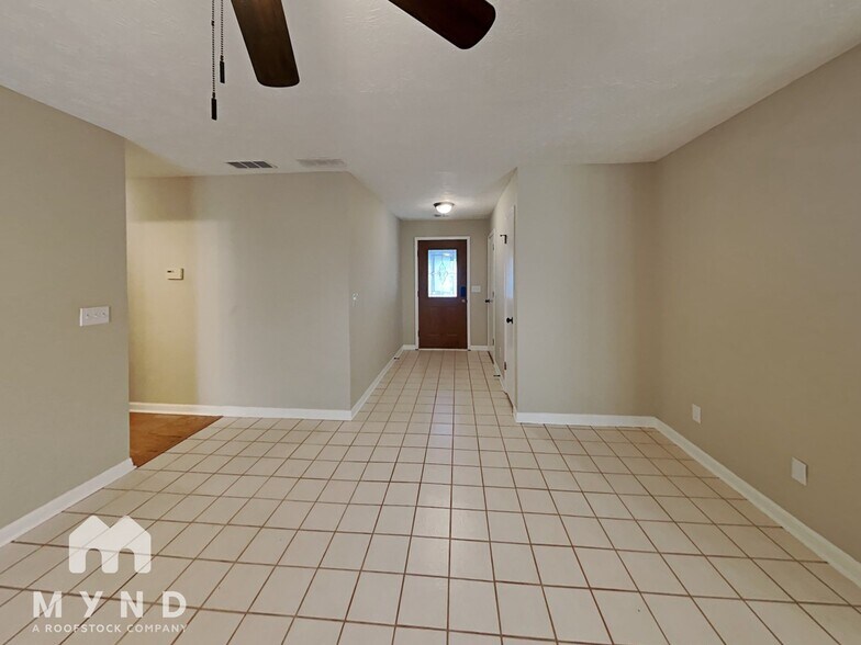 Building Photo - 2805 Varlet Ct SW