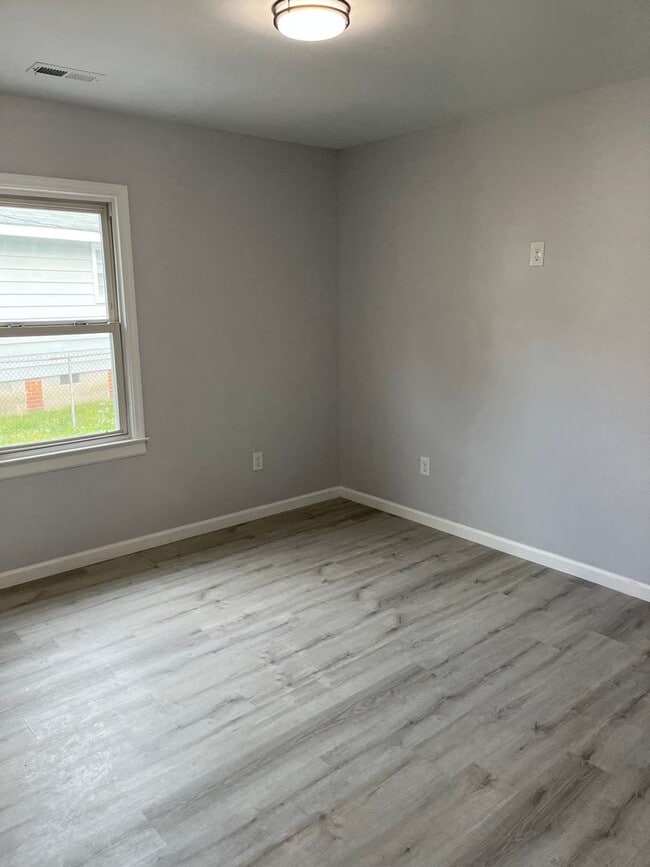 Building Photo - Greer - 3Bd/2Ba, 1056 SF