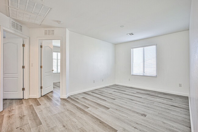 Building Photo - 6360 Beavertail Pond Ave