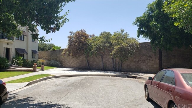 Building Photo - 622 Naranja Dr