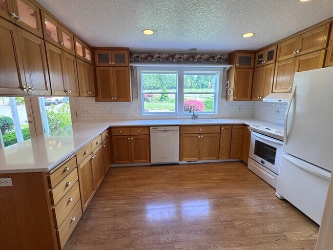 Primary Photo - Gorgeous Home on 23 Acres Includes 22x32 S...