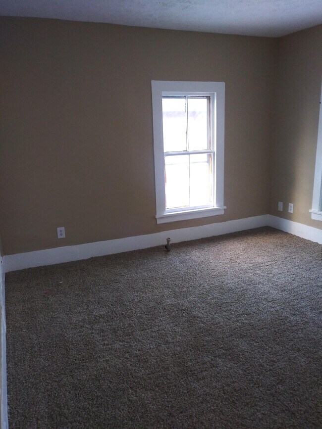 Building Photo - 15 Garrow St