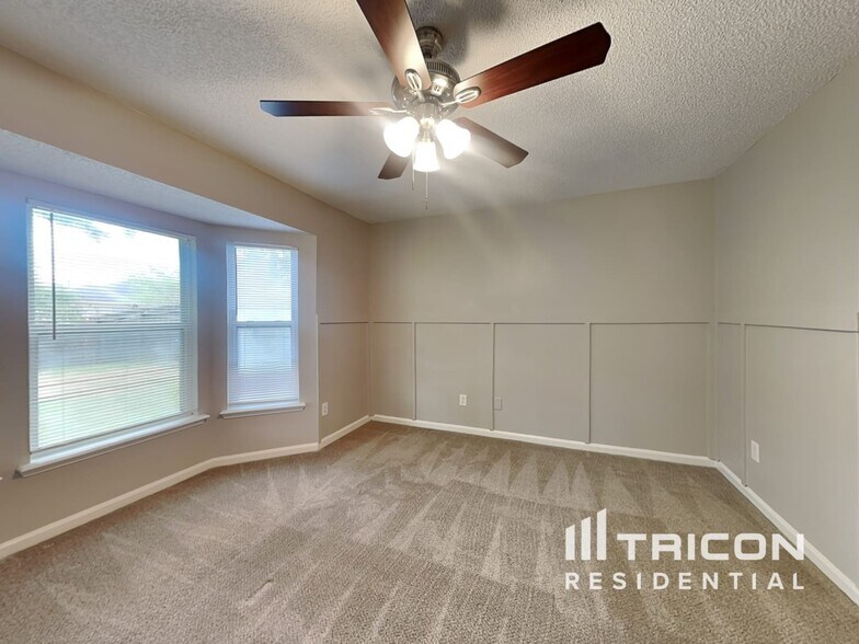 Building Photo - 2169 Khaki Ct