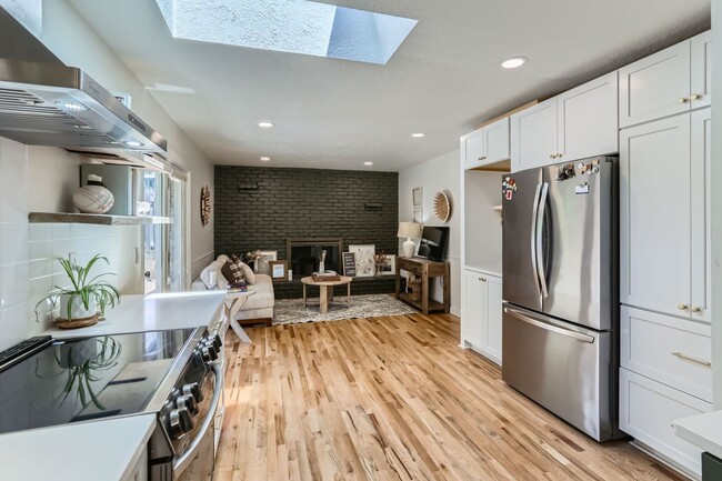 Building Photo - Cedar Hills 3 Bedroom, 2.5 Bathroom Ranch