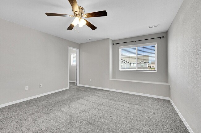 Building Photo - $2,350.00, 3 bed, 2.5 bath located in Peyt...