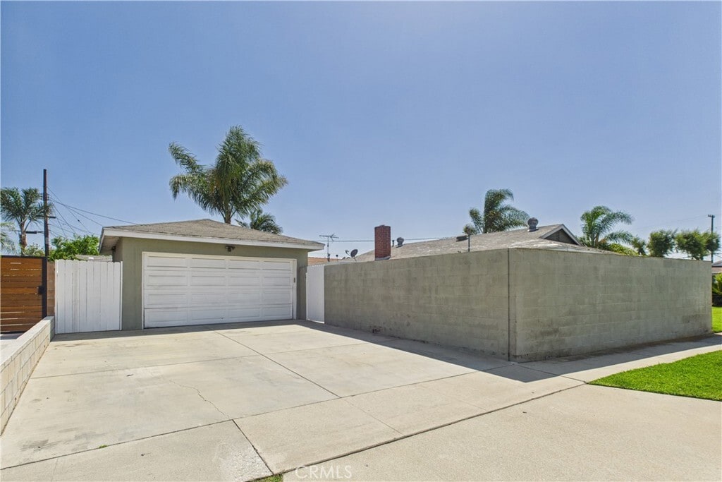 Building Photo - 8412 San Marino Dr