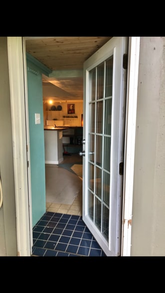 it's all been repainted - 738 Kohnen Dr