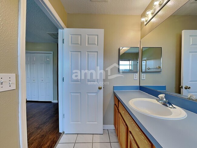 Building Photo - 233 Southbridge Cir