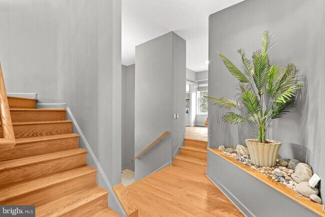 Building Photo - 19451 Youngs Cliff Rd