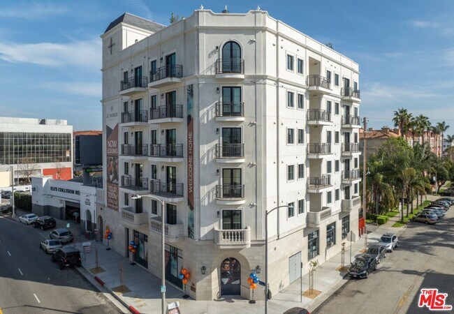 Primary Photo - 5768 W 3rd St