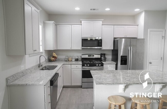 Building Photo - 24 Chauga St