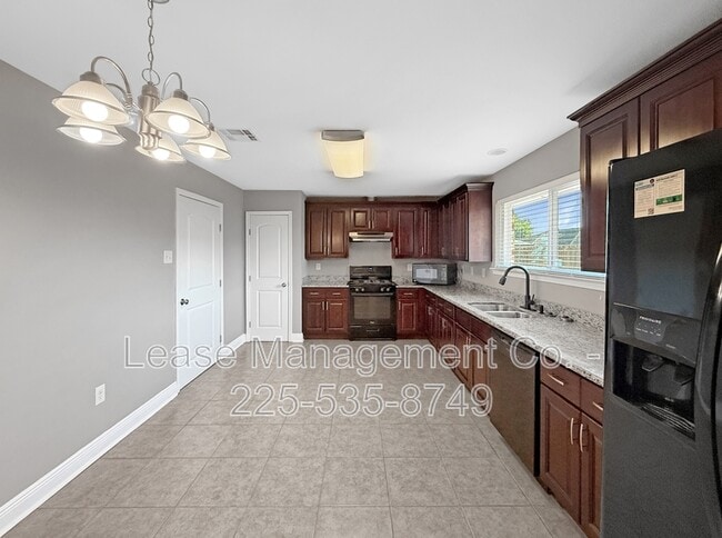 Building Photo - 7230 Yorktown Dr