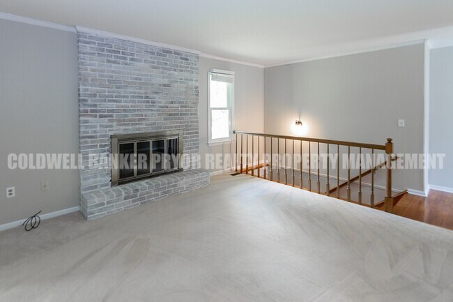 Building Photo - 211 Sandpiper Ln