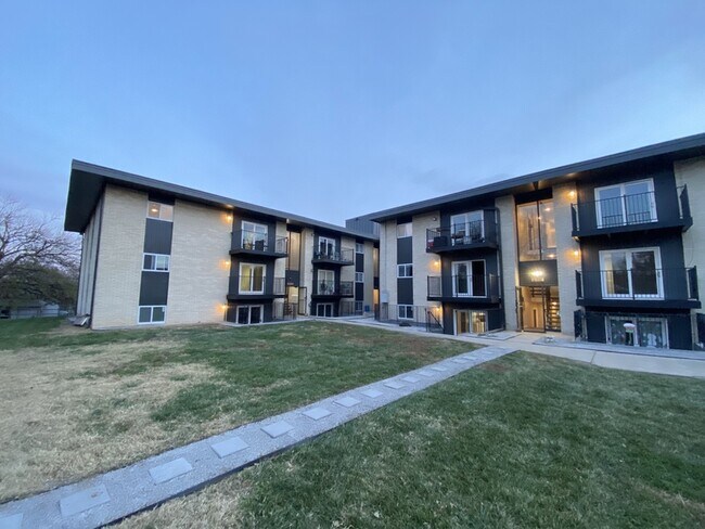 Building Photo - 516 Splitlog Ave