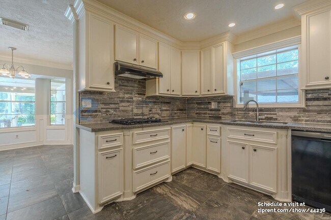 Building Photo - 1558 O'Connor Dr