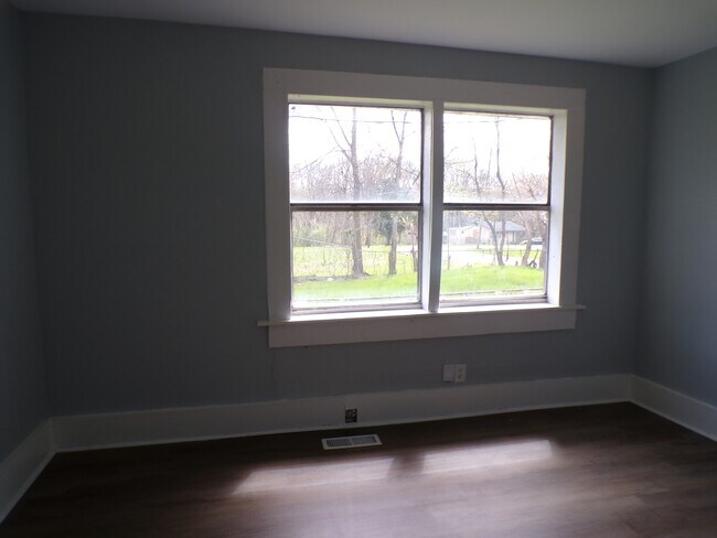 Building Photo - 5517 Sugar Ray Dr