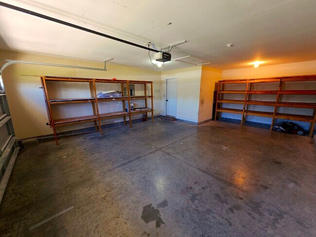 Building Photo - 3 BR, 2 BA home available in Hubert