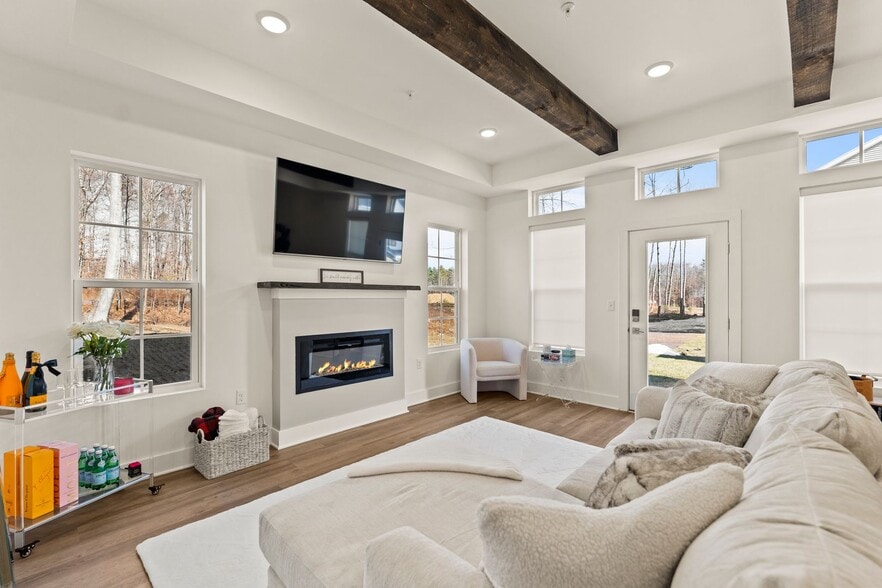 Interior Photo - Elements at Saratoga Lake