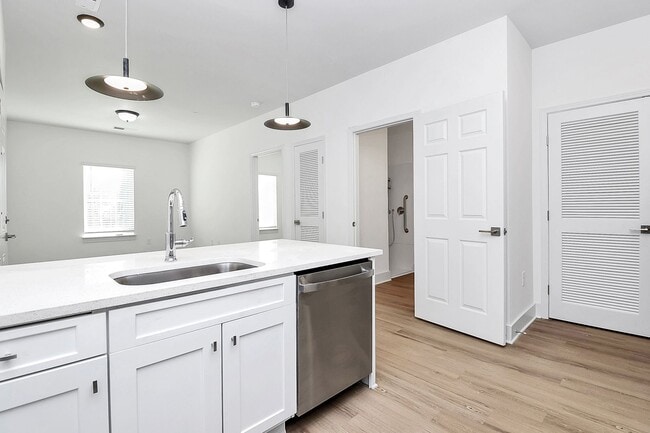 Building Photo - Beautiful Brand New ADA Accessible One Bedroom Apartment!