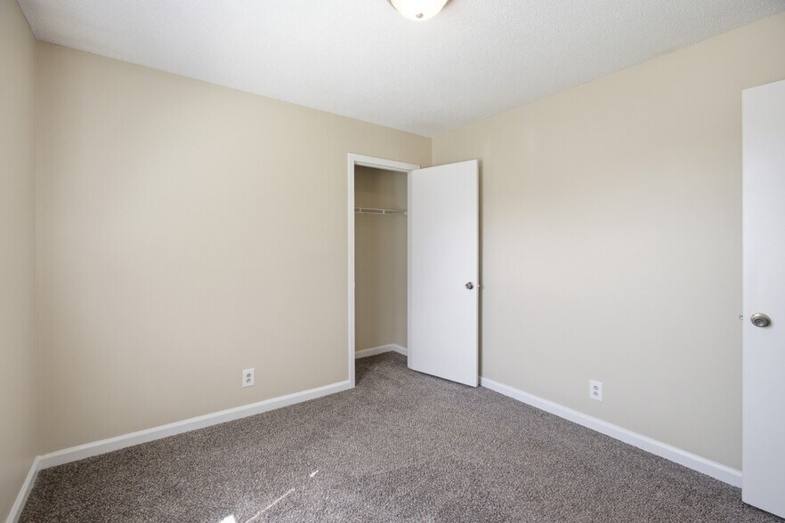 Building Photo - 700 Shelton Cir