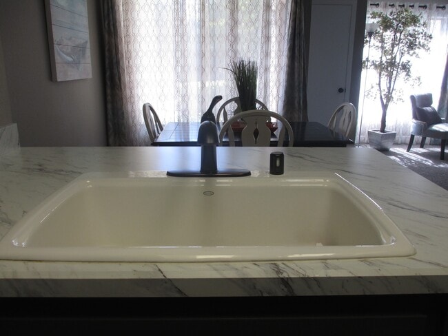 Building Photo - Lompoc Village Townhouse