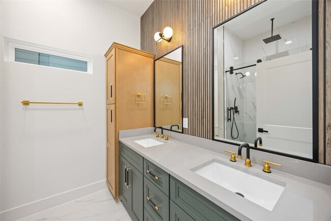 Building Photo - 8013 Cora St