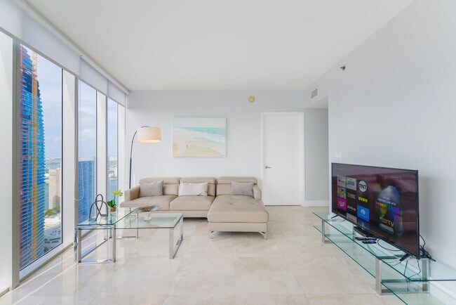 Building Photo - 485 Brickell Ave