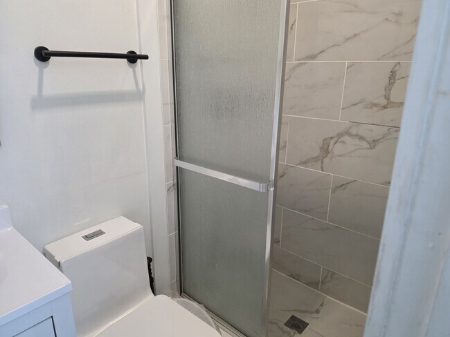 Building Photo - Studio Apartment Available Now!