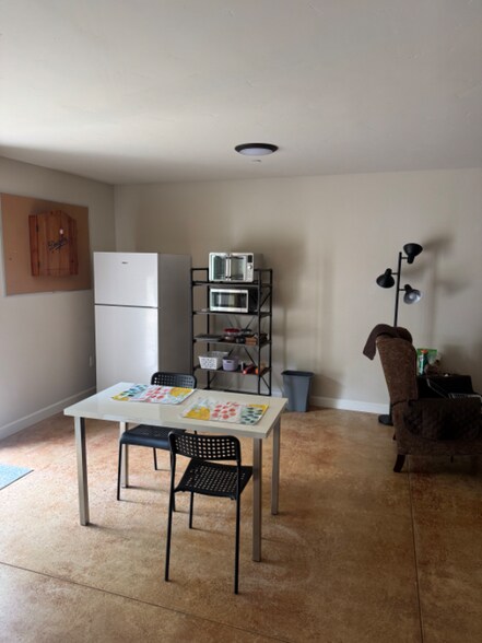 Building Photo - 2091 Fallbrook Ct