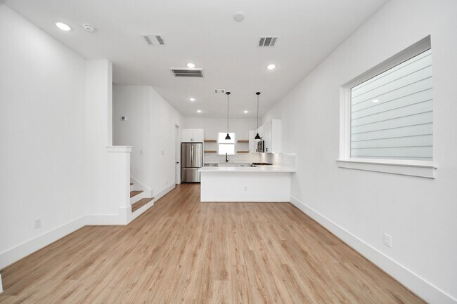 Building Photo - 4806 Cochran St