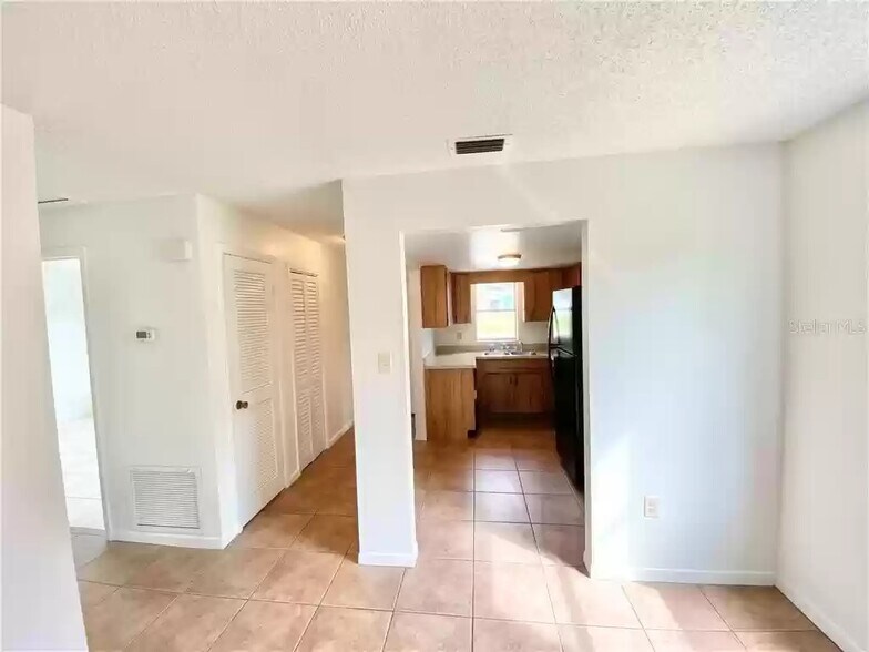 Building Photo - 1709 Lakewood Ave