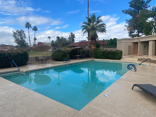 Building Photo - 4212 E Sandia St