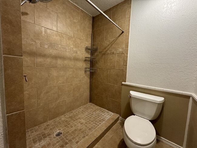 Building Photo - Beautiful duplex in South Lubbock