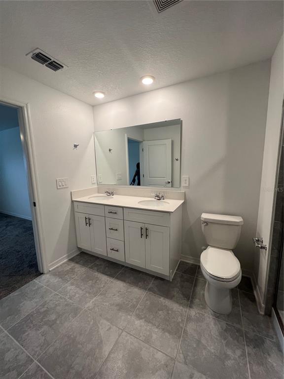 Building Photo - 688 Silver Palm Dr