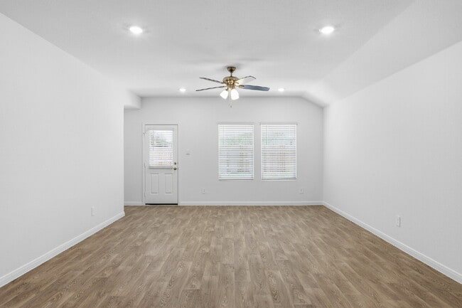 Building Photo - New Home Ready for September Move-In!